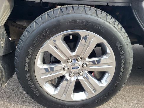 Used 2018 Ford F150 Lariat w/ Equipment Group 502A Luxury image 13