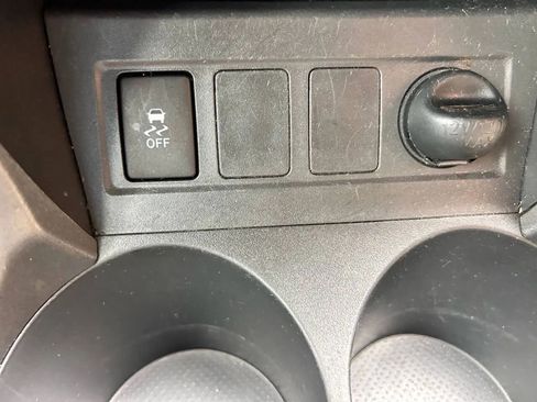 Used 2011 Toyota RAV4 4WD V6 image 32