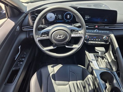 Certified 2024 Hyundai Elantra Limited FWD image 13