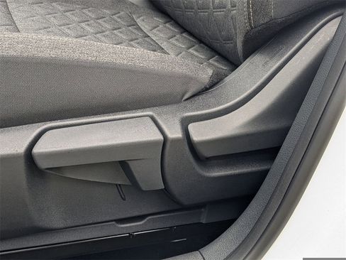 New 2026 Nissan Kicks SV image 19