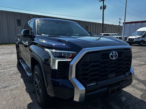 Used 2023 Toyota Tundra Limited w/ TRD Off-Road Package AWD/4WD image 7