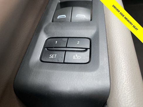 Used 2024 Chevrolet Tahoe LT RWD image 15