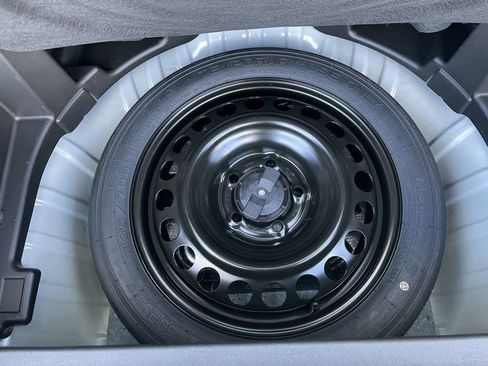 Used 2024 Chevrolet Equinox LT image 32