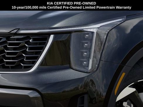 Certified 2025 Kia Sorento EX AWD/4WD image 10