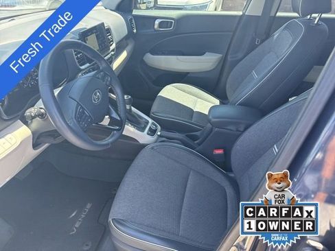 Used 2020 Hyundai Venue FWD image 8