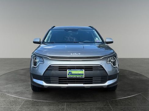 Used 2025 Kia Niro LX FWD image 2