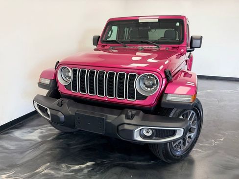 Used 2024 Jeep Wrangler Unlimited Sahara w/ Technology Group AWD/4WD image 19