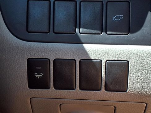 Certified 2016 Toyota Highlander XLE AWD/4WD image 27