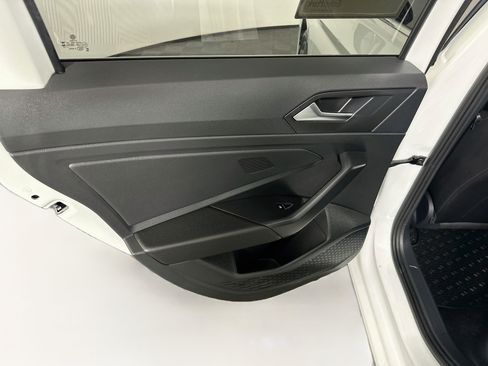 Used 2024 Volkswagen Jetta SE FWD image 25