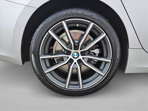 Used 2019 BMW 330i xDrive Sedan AWD/4WD image 9