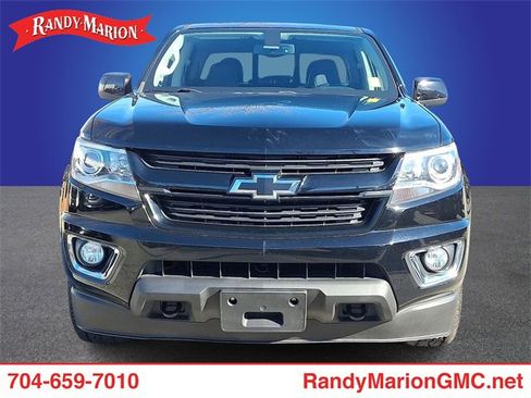 Used 2019 Chevrolet Colorado Z71 w/ Z71 Midnight Edition image 2