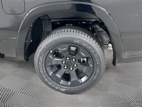 New 2026 RAM 1500 Big Horn AWD/4WD image 9
