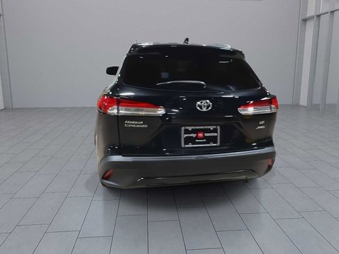Used 2022 Toyota Corolla Cross LE w/ Moonroof Package AWD/4WD image 7