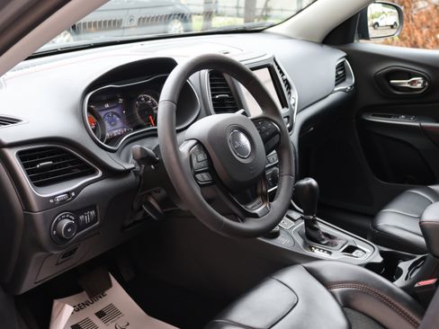 Used 2022 Jeep Cherokee Trailhawk AWD/4WD image 33