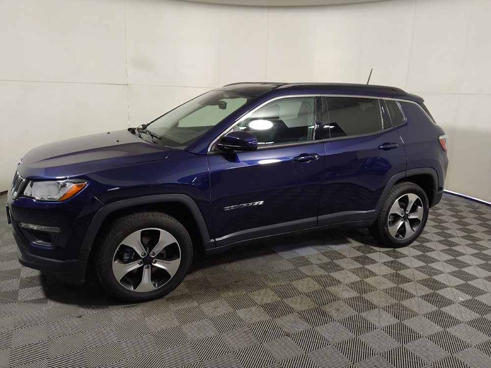 Used 2018 Jeep Compass Latitude w/ Cold Weather Group AWD/4WD image 2