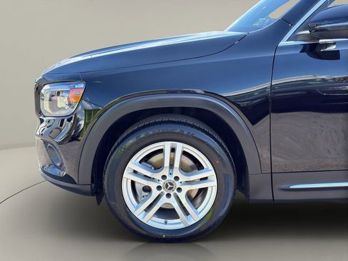 Used 2021 Mercedes-Benz GLB 250 4MATIC w/ Premium Package image 22