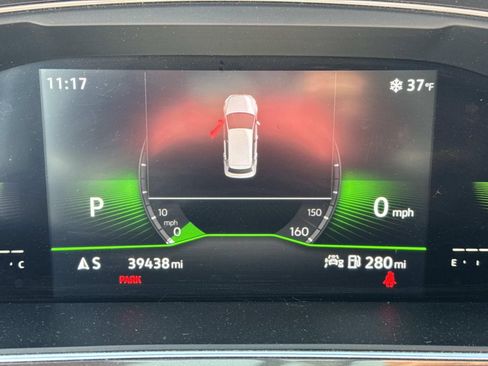 Used 2022 Volkswagen Tiguan SE R-Line image 27