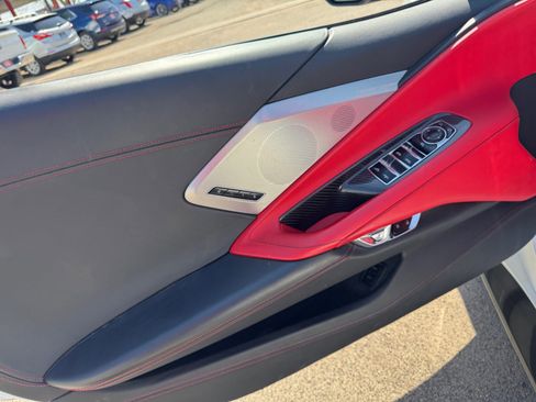 Used 2022 Chevrolet Corvette Stingray Premium Conv w/ Z51 Performance Package RWD image 11