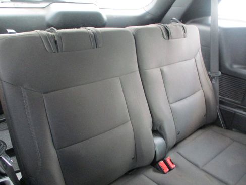 Used 2020 Ford Explorer XLT w/ Comfort Package AWD/4WD image 9