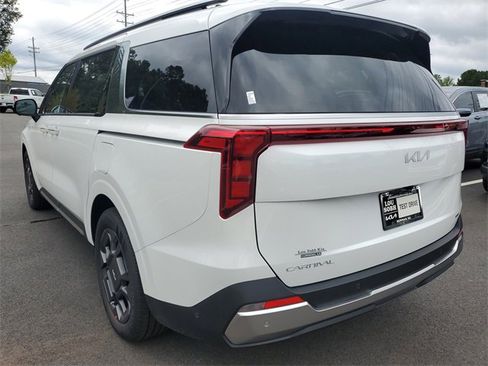 New 2026 Kia Carnival SX image 6