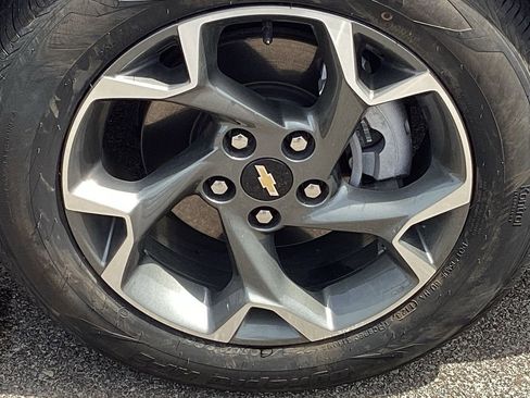 Used 2024 Chevrolet Trax LT w/ Sunroof Package FWD image 26