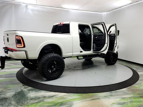 Used 2021 RAM 2500 Laramie AWD/4WD image 11