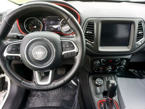 Used 2018 Jeep Compass Trailhawk w/ Leather Interior Group image 9