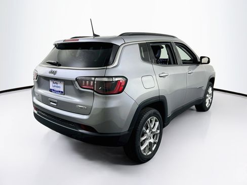 Used 2022 Jeep Compass Latitude AWD/4WD image 5