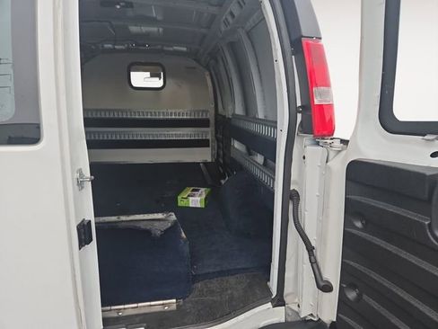 Used 2019 Chevrolet Express 2500 image 21