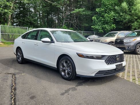 Used 2024 Honda Accord EX image 4