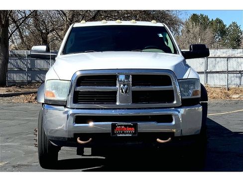 Used 2011 RAM 4500 4x4 Crew Cab w/ ST Decor Group image 3