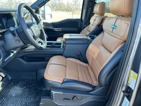 New 2024 Ford F350 Platinum w/ Tremor Off-Road Package AWD/4WD image 15