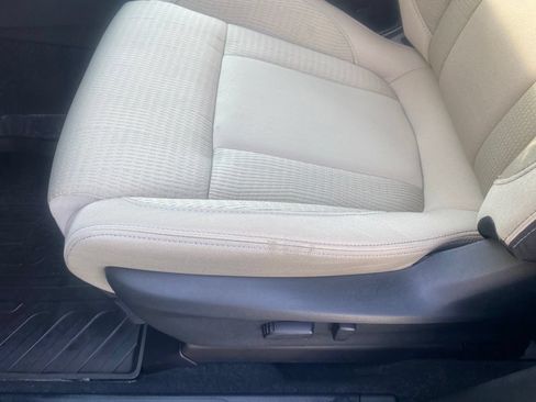 Used 2024 Subaru Ascent Premium w/ Convenience Package AWD/4WD image 7