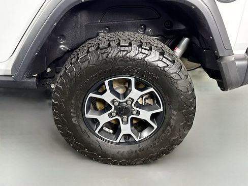 Used 2022 Jeep Wrangler Unlimited Rubicon w/ Safety Group AWD/4WD image 35