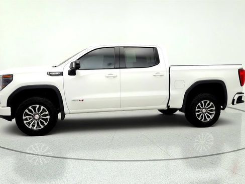 Used 2023 GMC Sierra 1500 AT4 w/ Technology Package AWD/4WD image 8