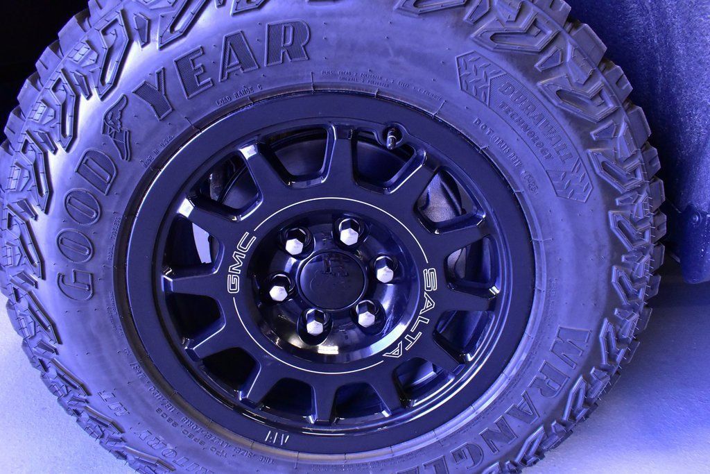 Certified 2023 GMC Sierra 1500 AT4X w/ AT4X AEV Edition AWD/4WD image 58