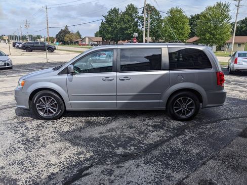 Used 2017 Dodge Grand Caravan SXT FWD image 6