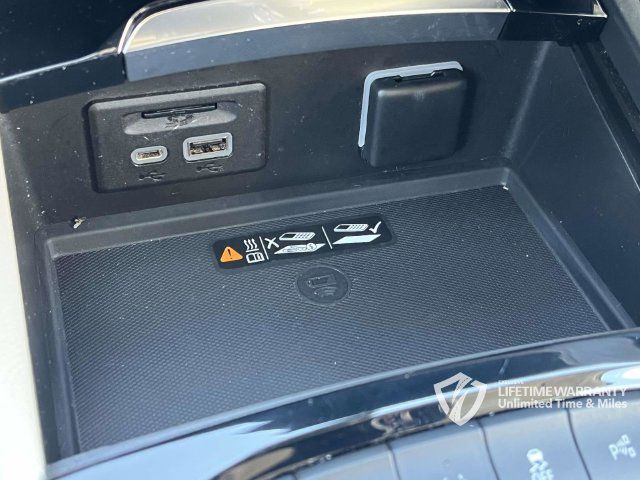 Used 2021 Buick Envision Avenir w/ Technology Package II AWD/4WD image 40