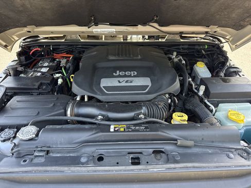 Used 2017 Jeep Wrangler Unlimited Rubicon AWD/4WD image 35