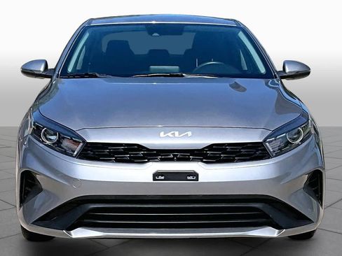 Used 2024 Kia Forte LXS w/ LXS Technology Package FWD image 4