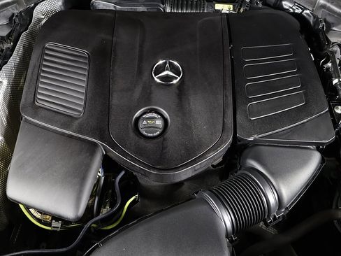 Used 2025 Mercedes-Benz GLC 350e 4MATIC image 18