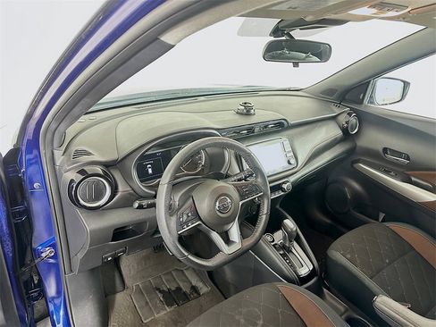 Used 2020 Nissan Kicks SR image 9