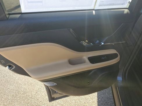 Certified 2022 Lincoln Corsair Reserve w/ Elements Package image 13