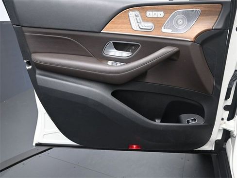 Used 2021 Mercedes-Benz GLS 450 4MATIC image 20