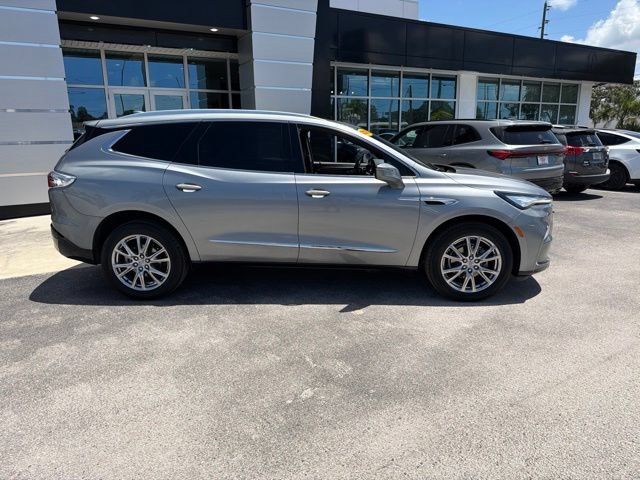 Used 2023 Buick Enclave Essence w/ Experience Buick Package FWD image 10