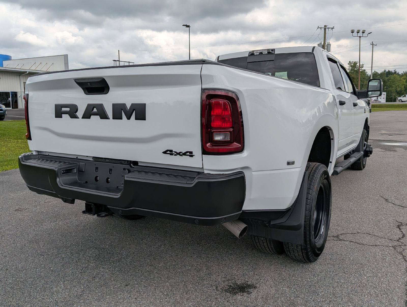 Used 2026 RAM 3500 Tradesman AWD/4WD image 8