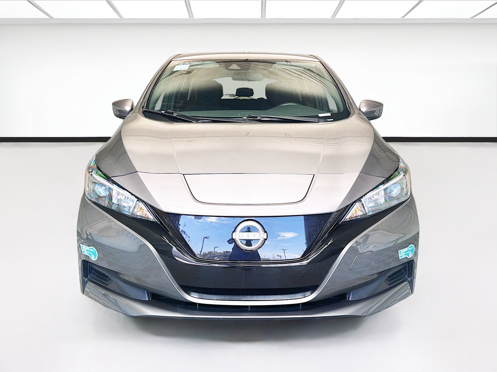 Used 2025 Nissan Leaf S FWD image 2
