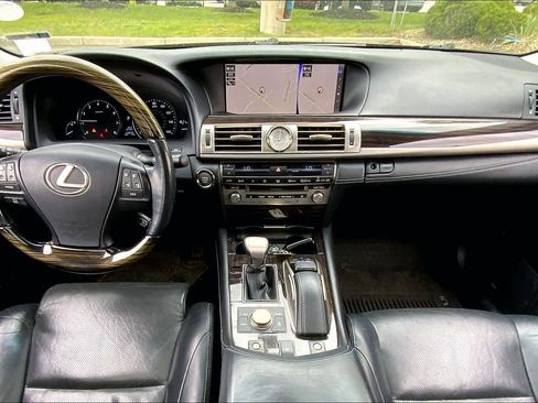 Used 2016 Lexus LS 460 AWD w/ Comfort Package image 16