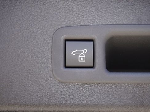 Certified 2026 Toyota Sienna XLE FWD image 9