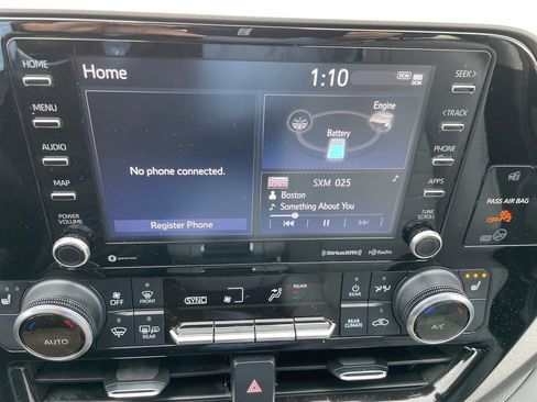 Used 2022 Toyota Highlander XLE image 23